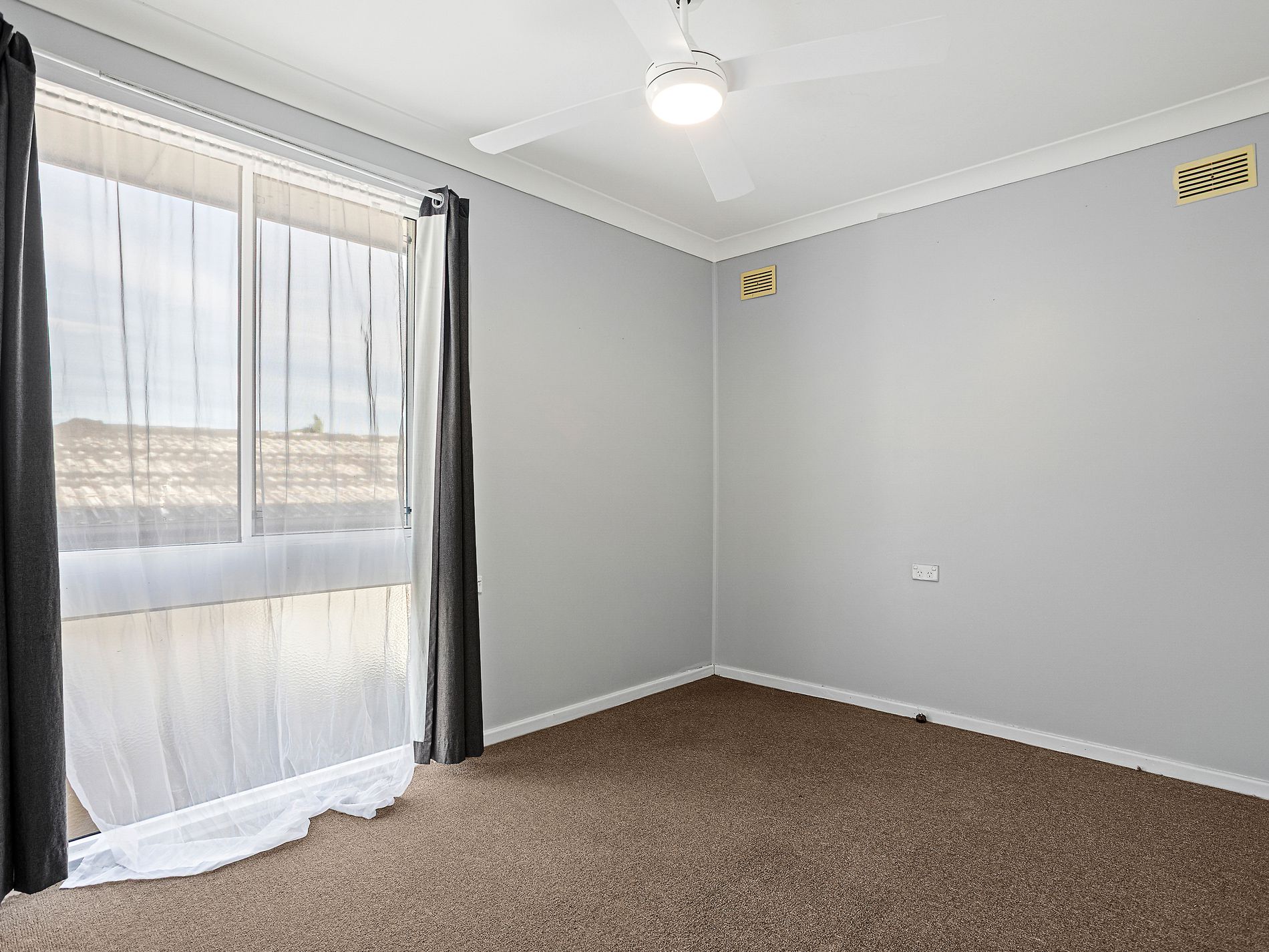 18 Gareema Avenue, Koonawarra