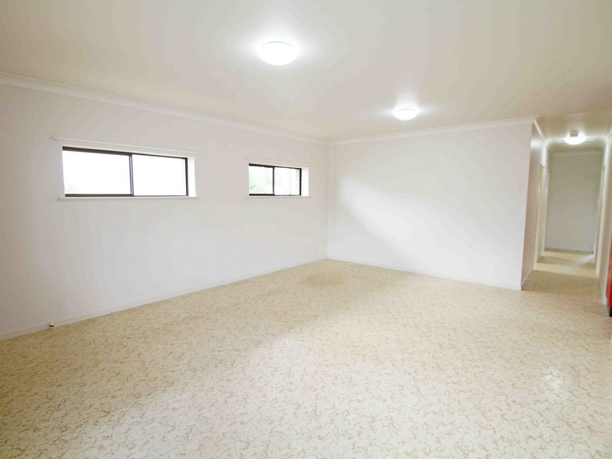 46 Armstrong Street, Atherton