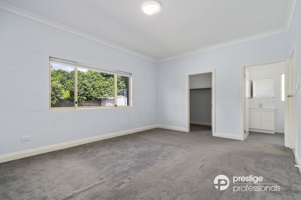 12 Moorebank Avenue, Moorebank