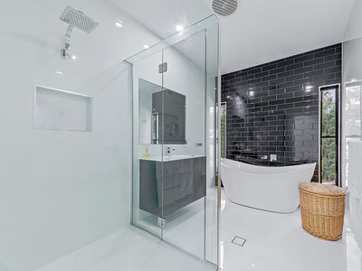 44 Holloway Drive, Sugarloaf