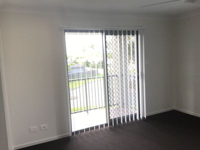 1 / 14 Azure Way, Coomera