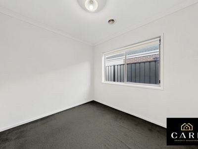 18 Arbourlea Boulevard, Cranbourne North