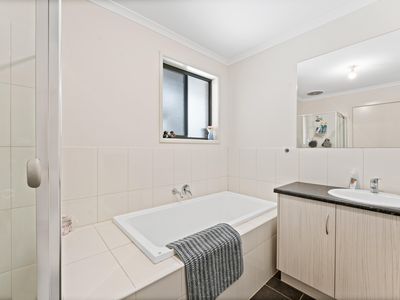 2A Beaumont Court, Para Hills West
