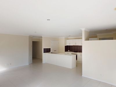 24 Caulfield Drive, Ascot