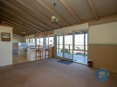 99 Star of the Glen Road, Bonnie Doon