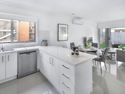 2 / 42 Glenfine Avenue, Hamlyn Heights