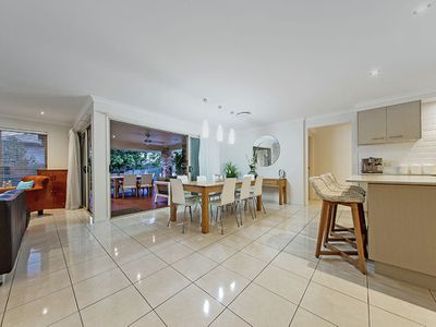 12 Blue Gum Place, Wakerley