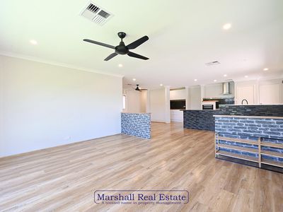 92 Balladong Loop, Carramar