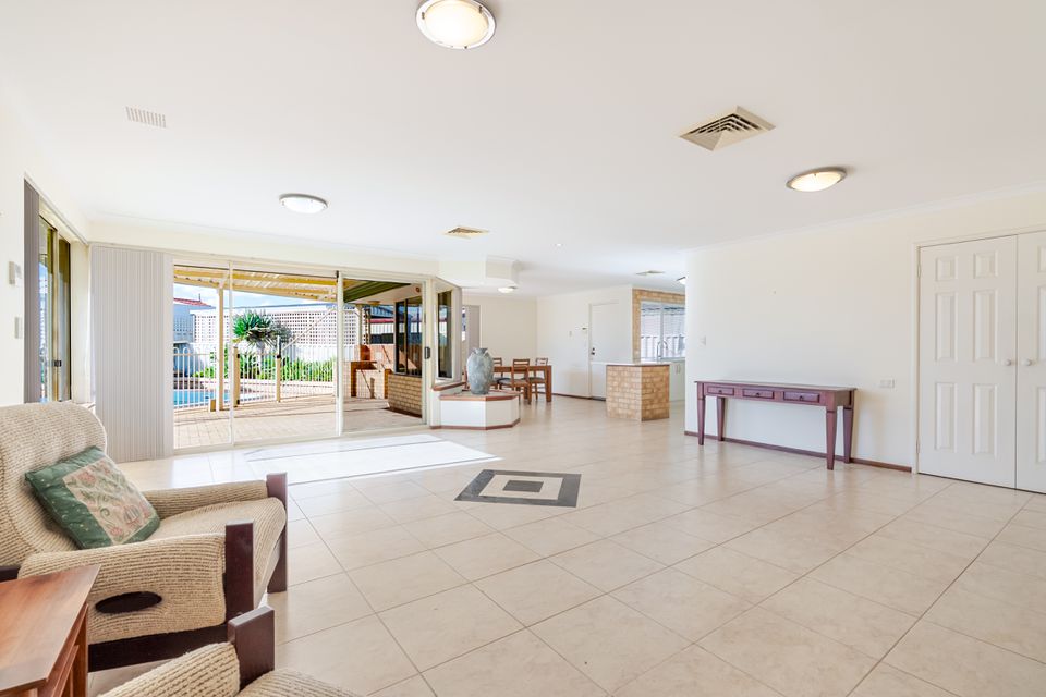 14 KEEL COVE, Waikiki