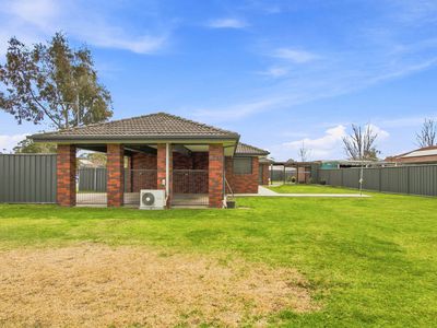 2 King Avenue, Sale