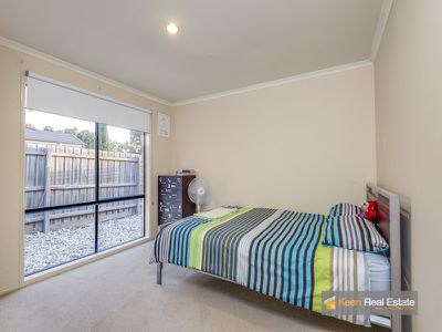 12 Meribel Way, Lynbrook