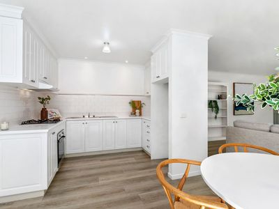 2 / 27 Frank Street, Newtown