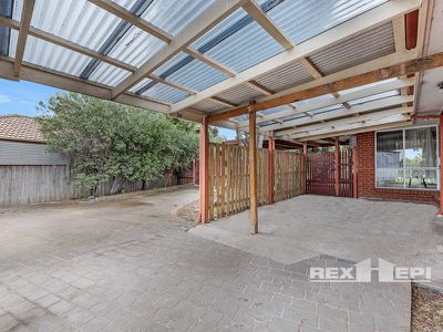 54 Willora Crescent, Cranbourne West