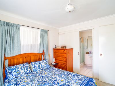 42 Ibis Boulevard, Eli Waters