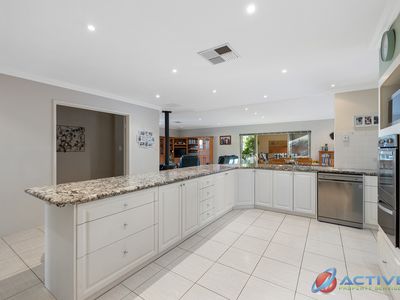 9 Iris Court, Coodanup