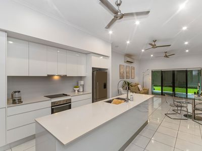 25 Huxley Crescent, Oonoonba