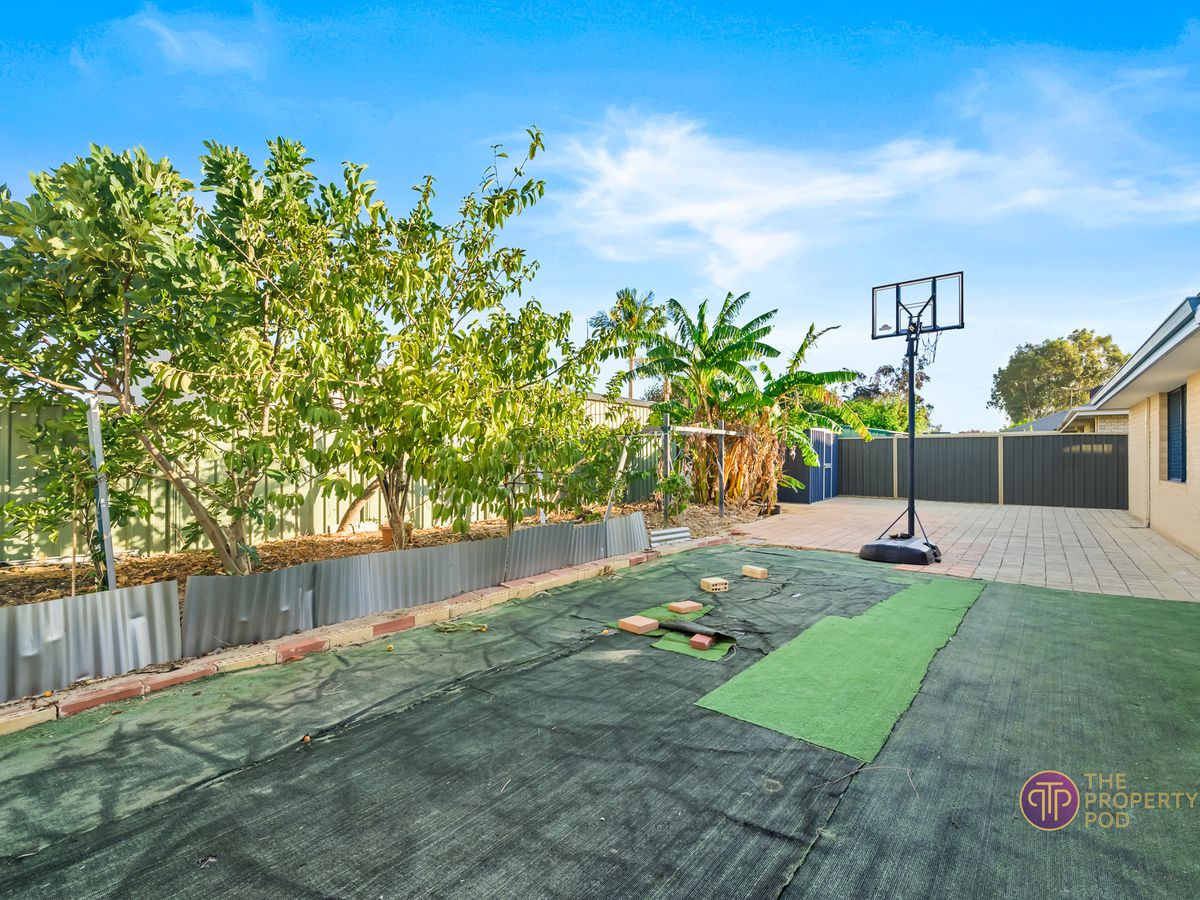 42 Woodside Loop, Beckenham