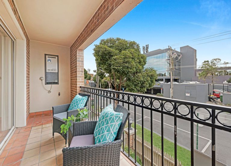 10 / 19 Cambridge Street, Box Hill