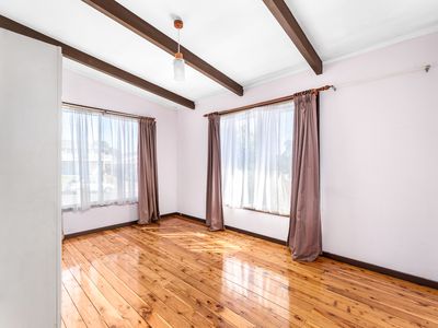28 Sunset Boulevard, Kianga