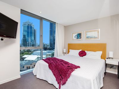 10505 / 3113 Surfers, Surfers Paradise