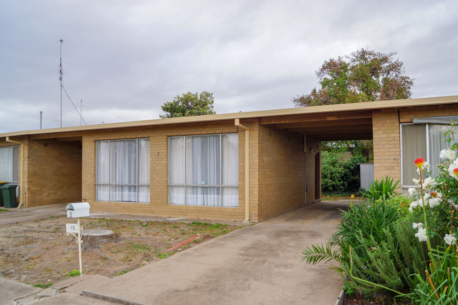 2 / 1C George Street, Horsham