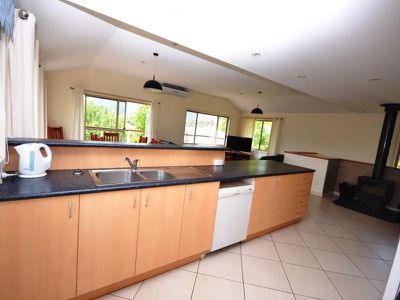 2 Marum Court , Tawonga South