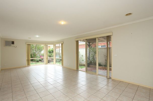 13 Foxglove Lane, Craigieburn