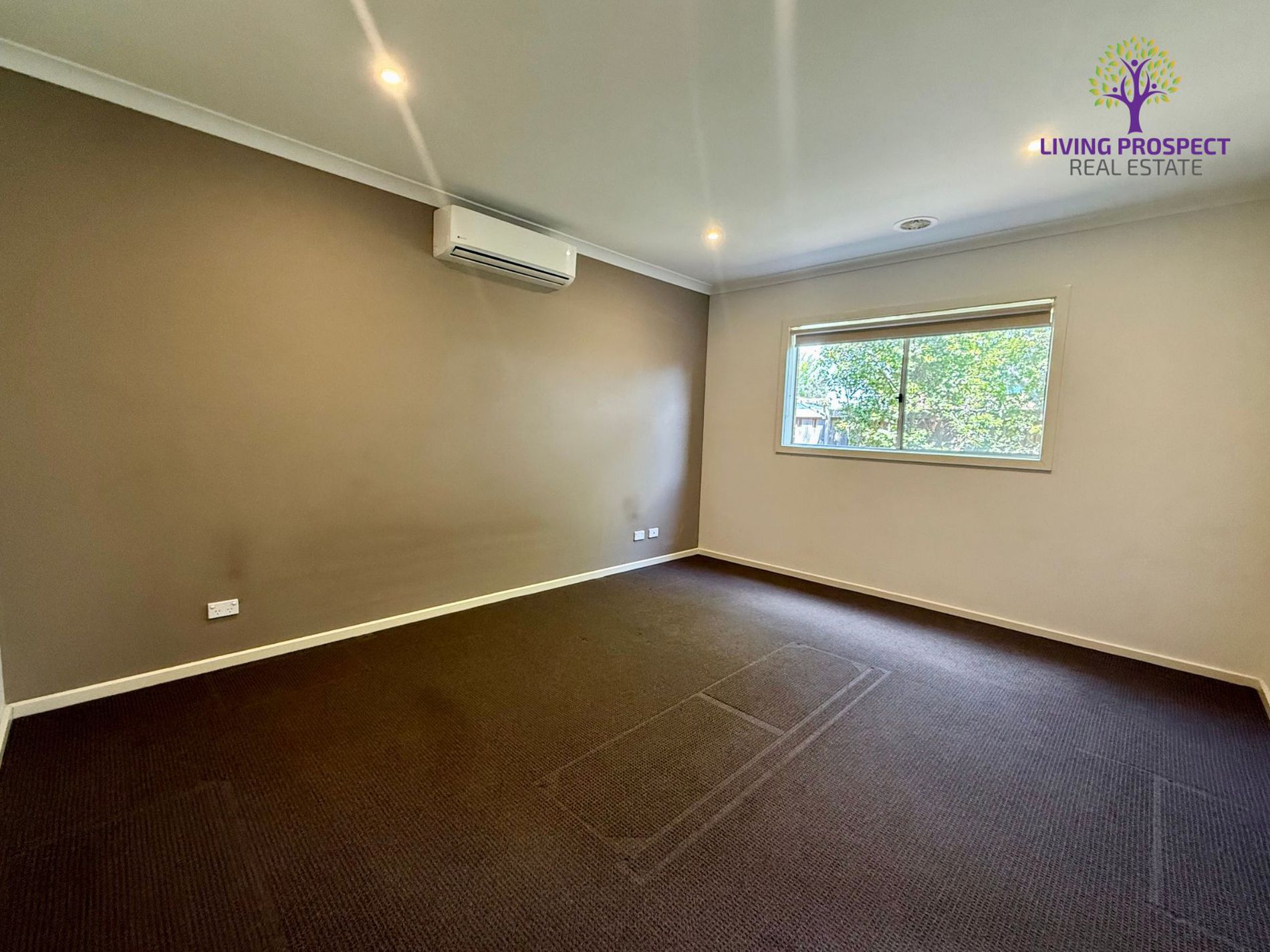 72 Tristania Drive, Point Cook