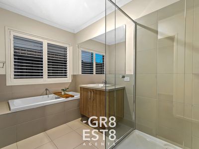 6 Glasson way, Cranbourne West