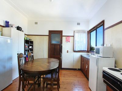 101 Northcliffe Drive, Lake Heights