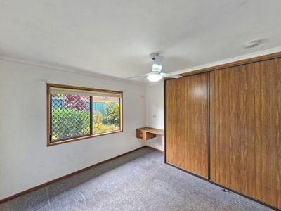 10 Third Avenue, Atherton