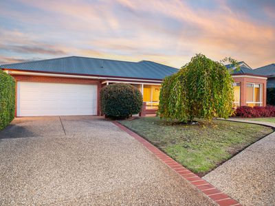 3 AVONDALE DRIVE, Wodonga