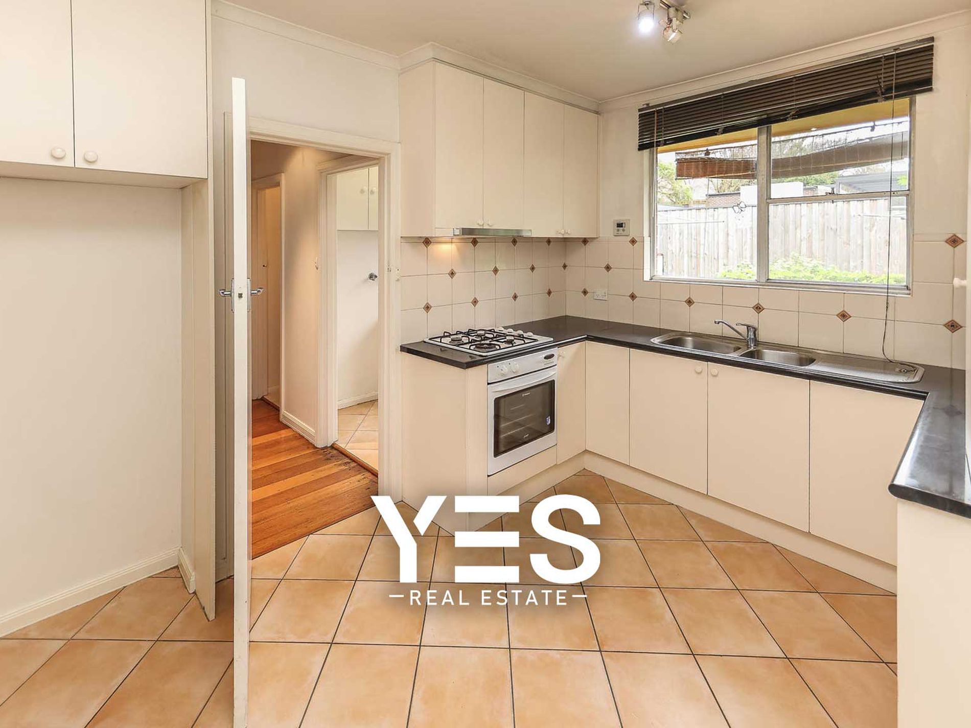 4 / 3 Crescent Road, Camberwell