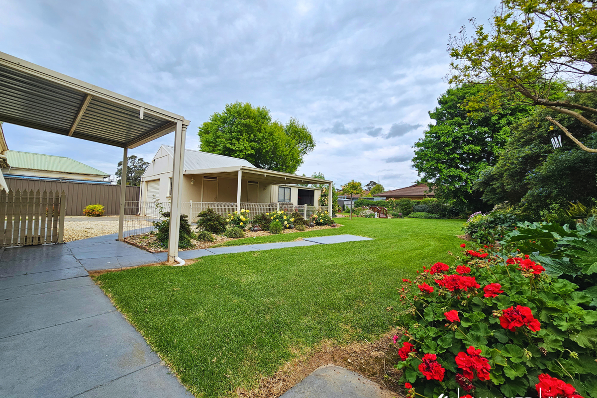 16 Saunders Street, Kyabram