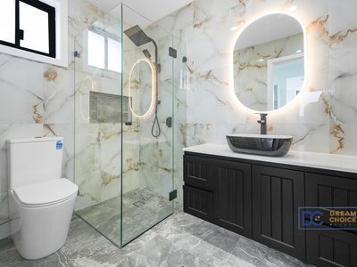 31 Parhelion St., Austral