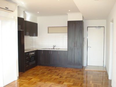 14 / 28 Burton Avenue, Clayton