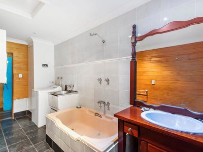 78D Davis Road, Jiggi