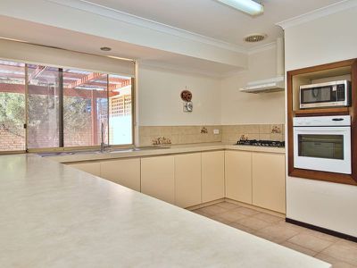 2 Freedman Way , Winthrop
