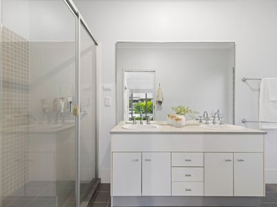 24 24 Barrington Crescent, Wakerley