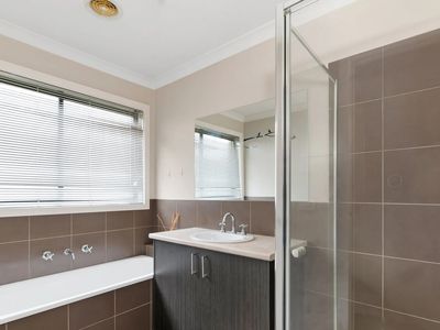 39 / 20-22 Roslyn Park Drive, Melton West