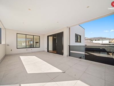 6 Arnott Avenue, Middleton Grange