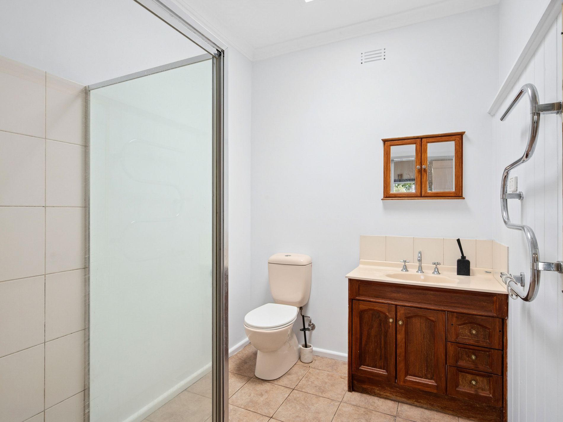 70 Breakwater Road, Thomson