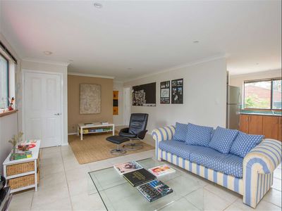 4 Flora Grove , Molloy Island