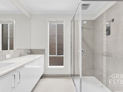 212 Saint Germain Boulevard, Clyde North