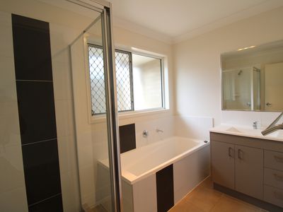 7 Bowerbird Street, Deebing Heights