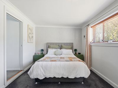 49 Bay Road, Midway Point