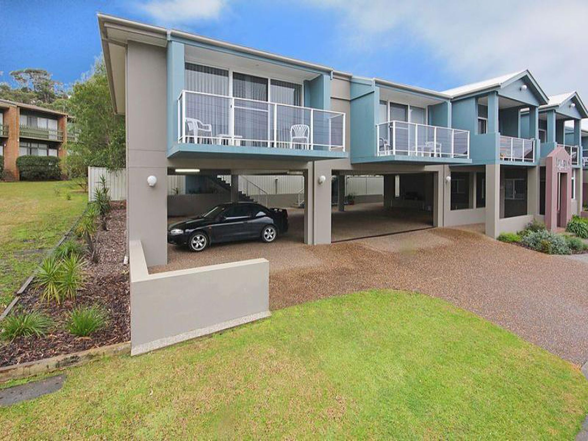 8 / 9 Shepherd Street, Mollymook Beach