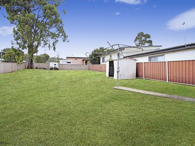 12 Malin Road, Oak Flats