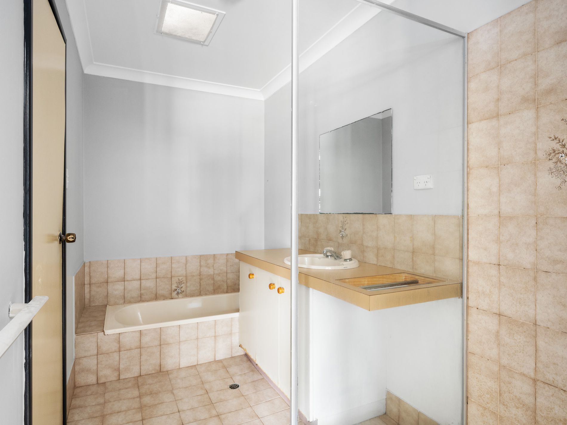 2A Kirwan Court, Hannans