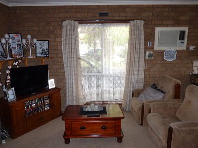 1 / 8 Robinson Street, Horsham